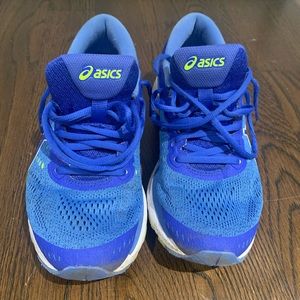 Women’s ASICS Gel Kayano 24 size 10 EUC